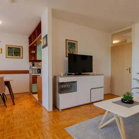Large Stylish Ankica,free Public Parking Апартаменты Сплит