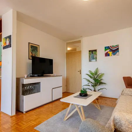 Large Stylish Ankica,free Public Parking Split